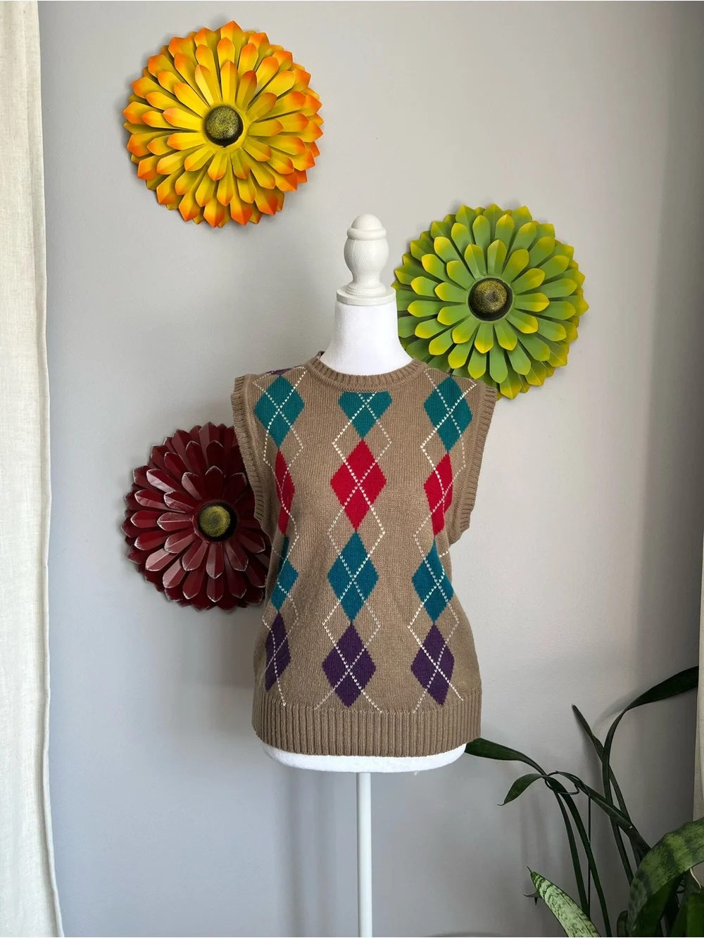 Kennington California Men Argyle Knit Sweater Vest Tan Brown Multi Color Medium